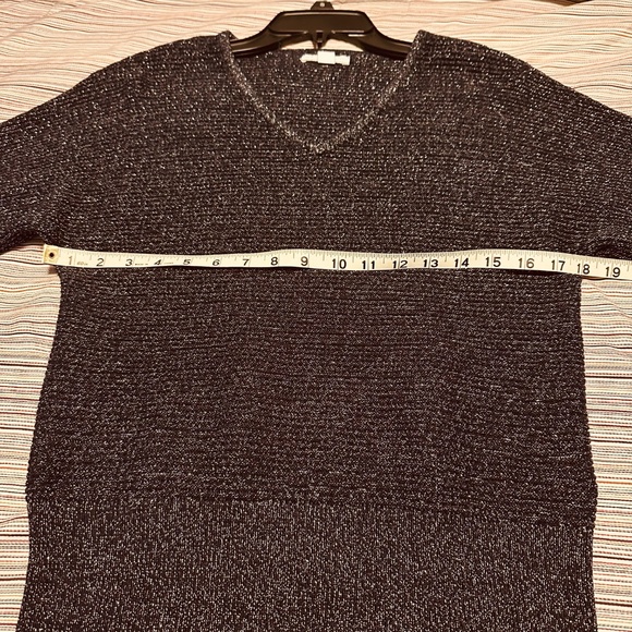 New York & Company Black w/ Silver Metallic V-Neck 3/4 Sleeve Knit Top Sz. Small - Picture 8 of 9
